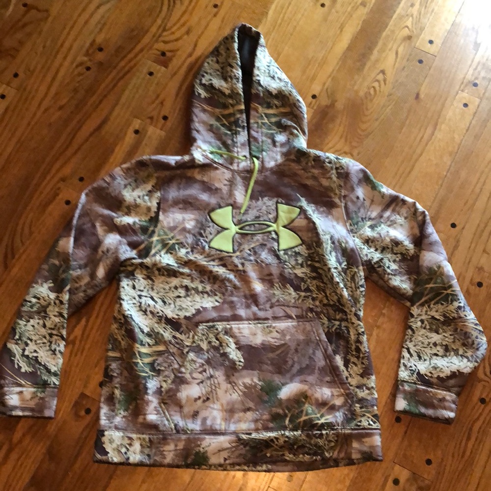 Camo under armour hoodie